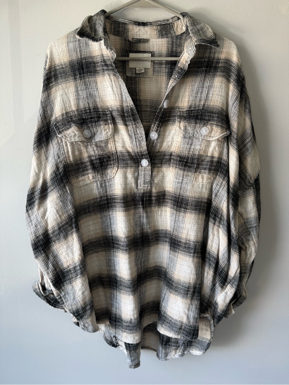 American Eagle Button Pullover Shirt Flannel Shacket Black Cream Beige Size L